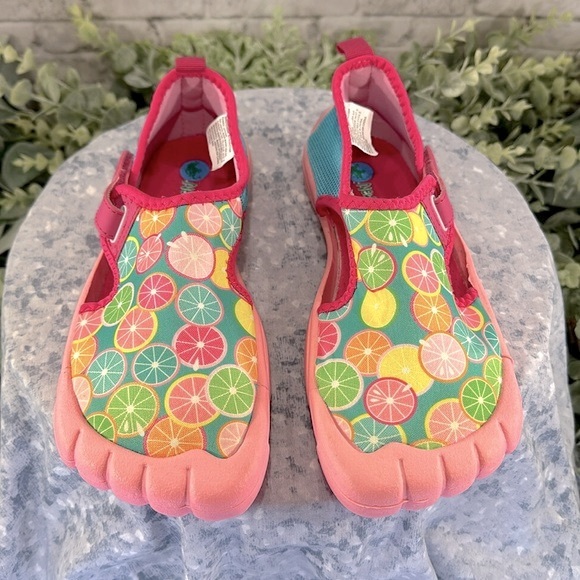 NEWTZ Pink&Blue Citrus Watershoes Rubber BumpToe Summer Play Shoes Girls 4/5 New - Picture 3 of 11